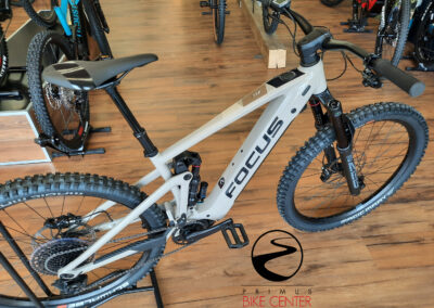 e-MTB FOCUS Sam2 6.8 2023 | PRIMUS BIKE CENTER
