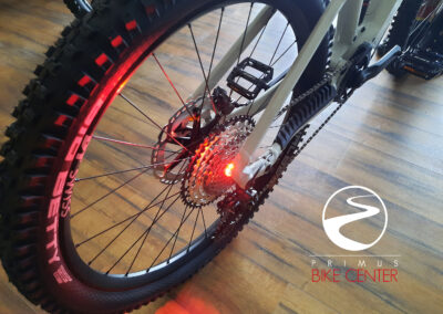 e-MTB BULLS Sonic Evo AM 4 Carbon 750 | Feu AR connecté | PRIMUS BIKE CENTER