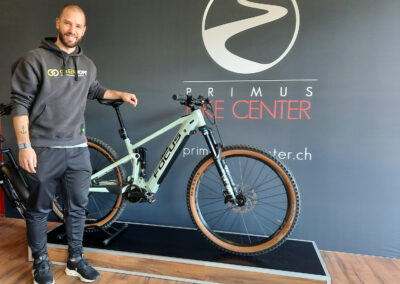 Jason Fuchs #14 attaquant LHC | PRIMUS BIKE CENTER
