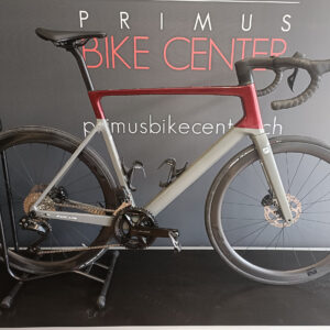 Aero Carbon Road Bike FOCUS Izalco Max 8.9 2025 | PRIMUS BIKE CENTER