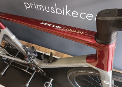 Aero Carbon Road Bike FOCUS Izalco Max 8.9 2025 | PRIMUS BIKE CENTER