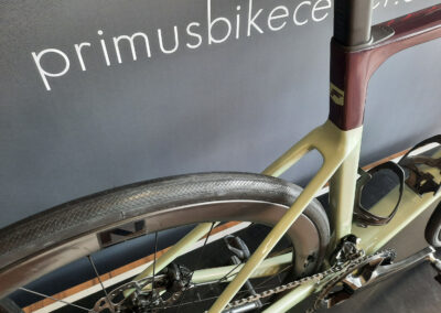 Aero Carbon Road Bike FOCUS Izalco Max 8.8 2024 | PRIMUS BIKE CENTER