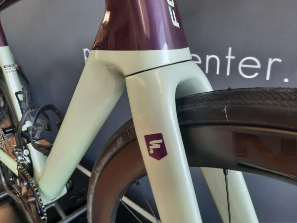 Aero Carbon Road Bike FOCUS Izalco Max 8.8 2024 | PRIMUS BIKE CENTER
