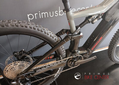 eMTB FOCUS Jam² 6.9 800Wh 2025 Slategrey Magicblack | PRIMUS BIKE CENTER