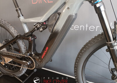 eMTB FOCUS Jam² 6.9 800Wh 2025 Slategrey Magicblack | PRIMUS BIKE CENTER