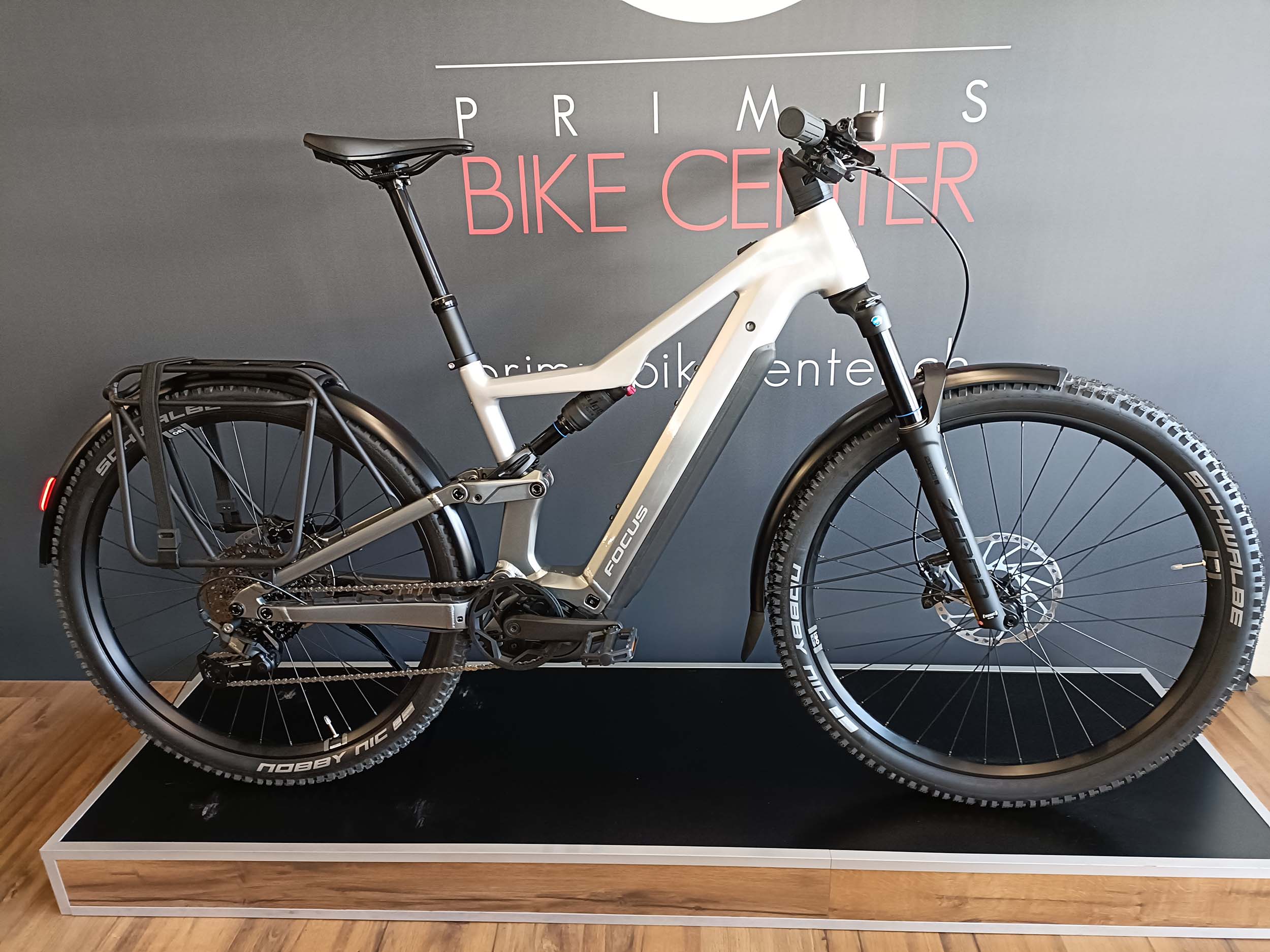 eBike FOCUS Thron² 6.7 EQP 800Wh 2026 Nepalsilver / Steelgrey | PRIMUS BIKE CENTER