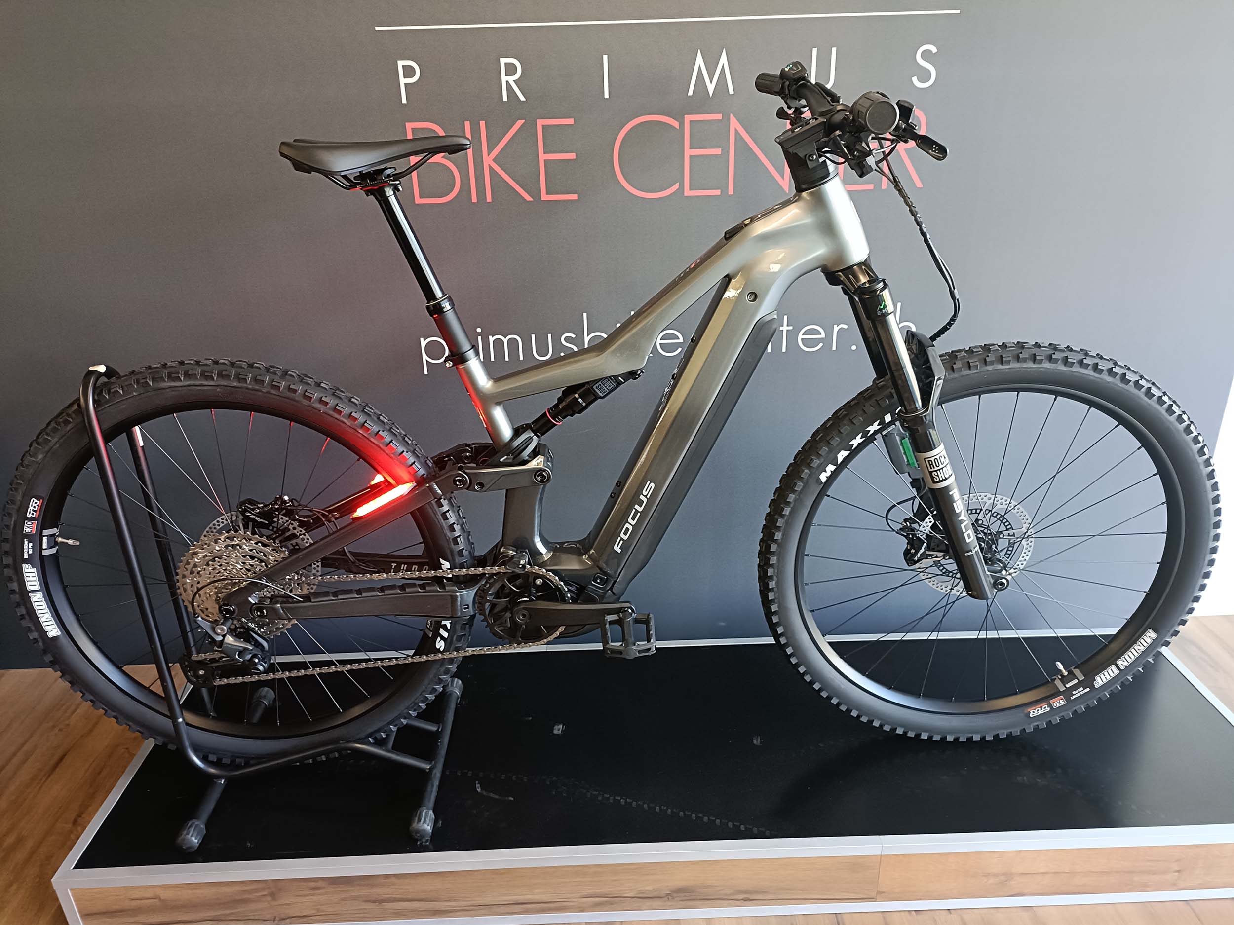 eMTB FOCUS Thron² 6.8 ABS 800Wh 2026 Steelgrey / Diamondblack | PRIMUS BIKE CENTER